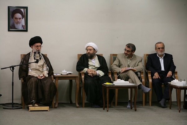 جزئیات کامل دیدار رهبر انقلاب با نمایندگان کاندیداهای ٨٨/ رهبر انقلاب به نمایندگان موسوی و کروبی چه گفتند؟