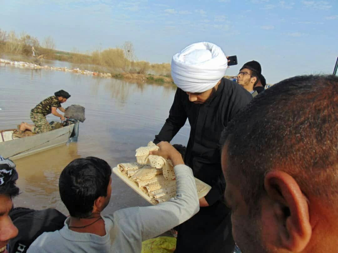 گزارش تصویری/ امداد رسانی قرارگاه جهادی ستاد اجرایی فرمان امام به مردم سیل زده خوزستان