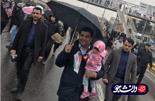 حماسه مردمی در جشن چهل سالگی انقلاب اسلامی/ ایستاده در باران! +فیلم و تصاویر