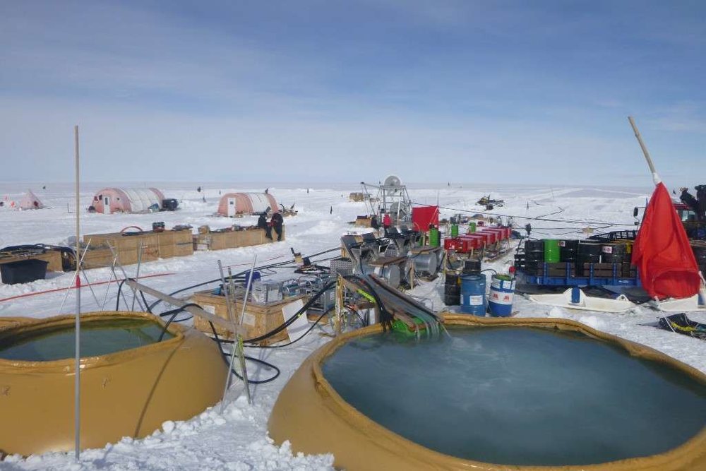 حفره‌ای ۷ هزار فوتی در یخ‌های قطب جنوب ایجاد شد