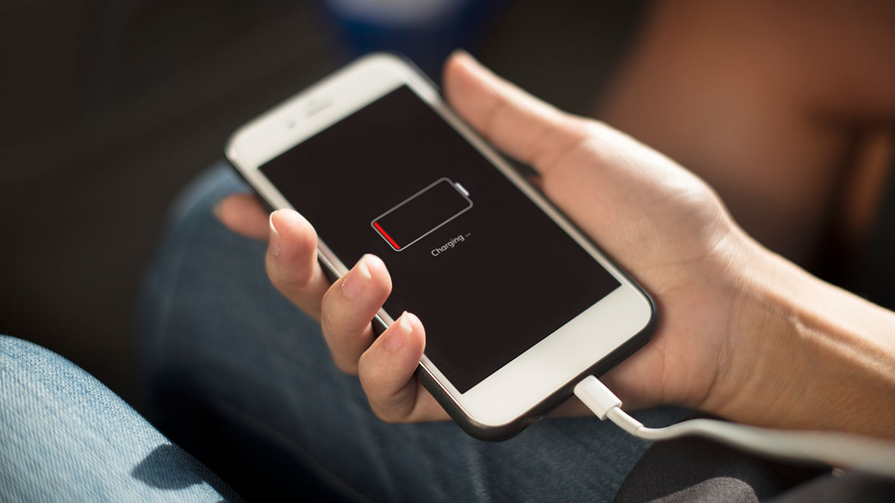 هوش مصنوعی شارژ باتری موبایل‌تان را برای روز مبادا ذخیره می‌کند