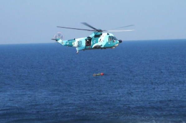 شلیک اژدر از بالگرد و زیردریایی‌های طارق و غدیر