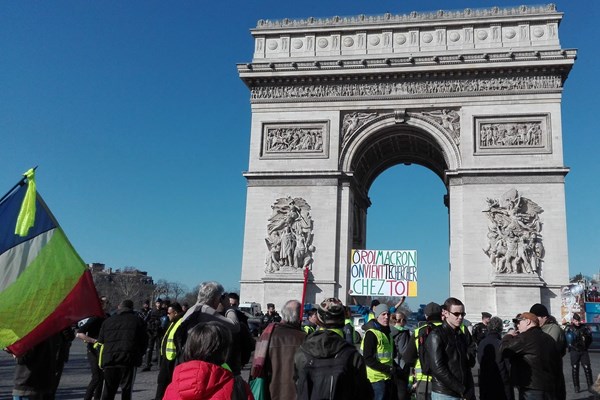 تظاهرات فرانسوی‌ها در پانزدهمین شنبه اعتراض +تصاویر