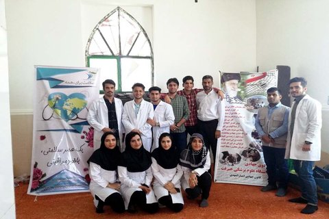 اردوی جهادی دانشجویان دانشگاه علوم پزشکی در جیرفت برگزار شد+ تصاویر