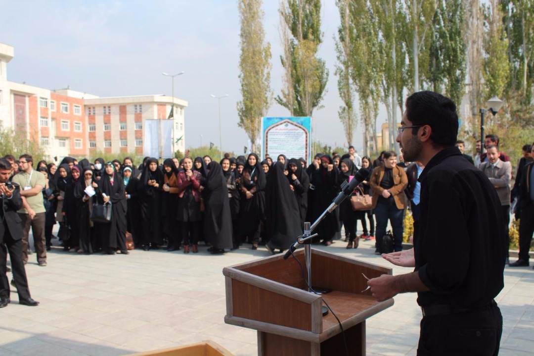 دانشجویان دانشگاه آزاد ارومیه در اعتراض به خروج آمریکا از برجام تجمع کردند دانشجویان دانشگاه آزاد ارومیه در اعتراض به خروج آمریکا از برجام تجمع کردند