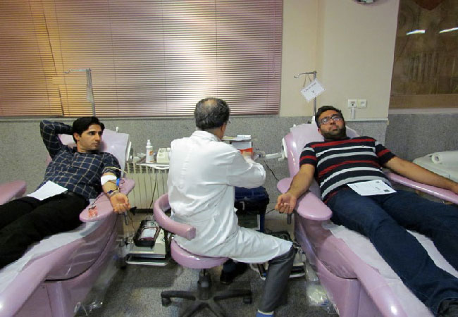 کمپین اهدای خوان با حضور دانشجویان  دانشگاه علوم پزشکی شهید صدوقی یزد برگزار شد