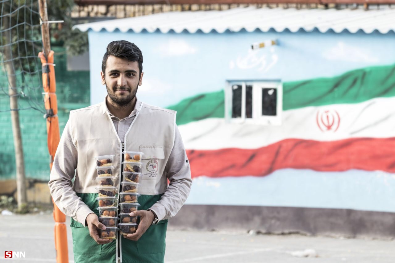 (دوشنبه)کارنامه درخشان دانشجویان جهادگر مشهدی در ماه مبارک رمضان/اطعام ۸۰۰ دانش آموز در حاشیه شهر مشهد