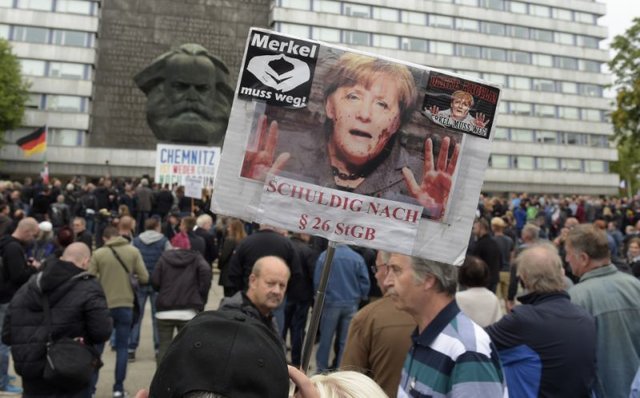 حامیان و مخالفان مهاجران در آلمان به خیابان ریختند