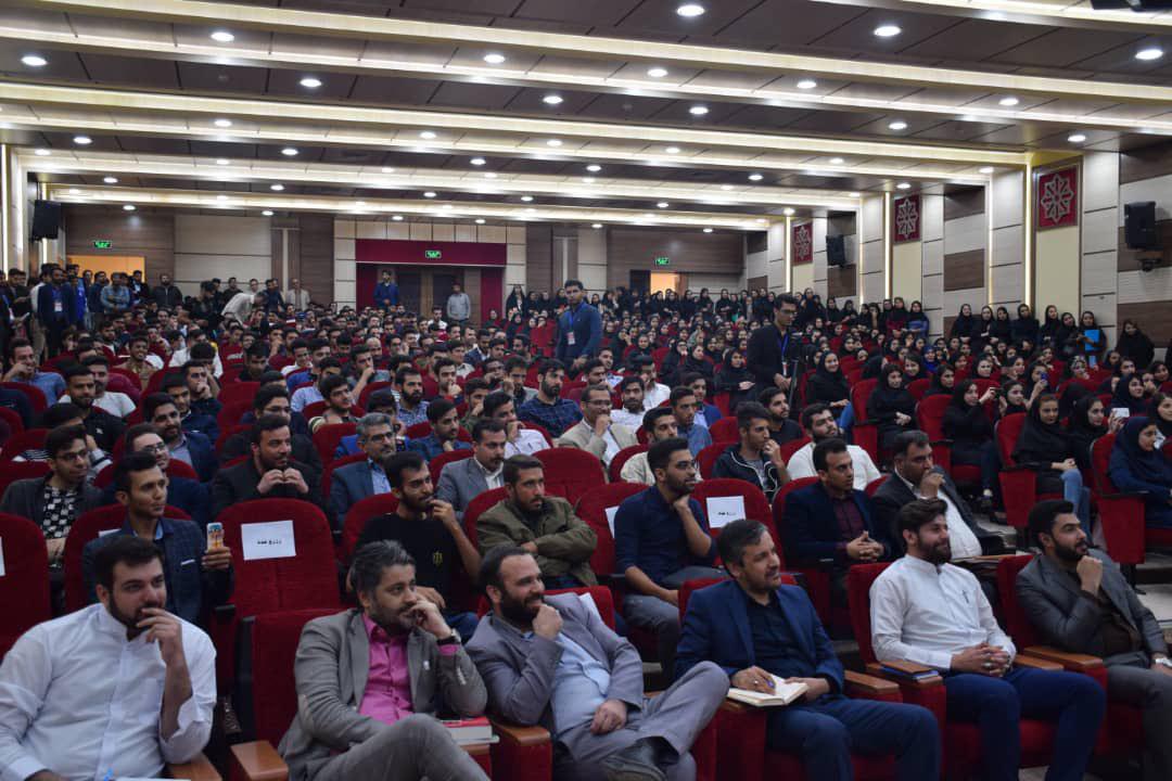 تریبون آزاد دانشجویی در دانشگاه آزاد آبادان برگزار شد + تصاویر