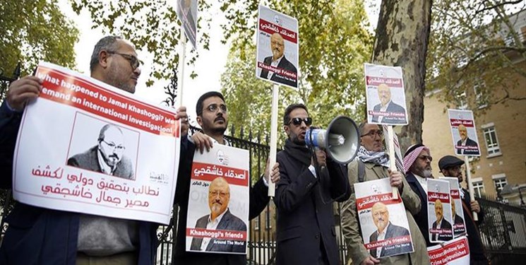تظاهرات دوستان جمال خاشقچی مقابل سفارت عربستان در لندن