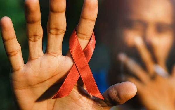 ٦٠ درصد از بیماران مبتلا به ویروس ایدز، تشخیص داده نشده اند/ تمامی هزینه‌های درمان این بیماری رایگان است