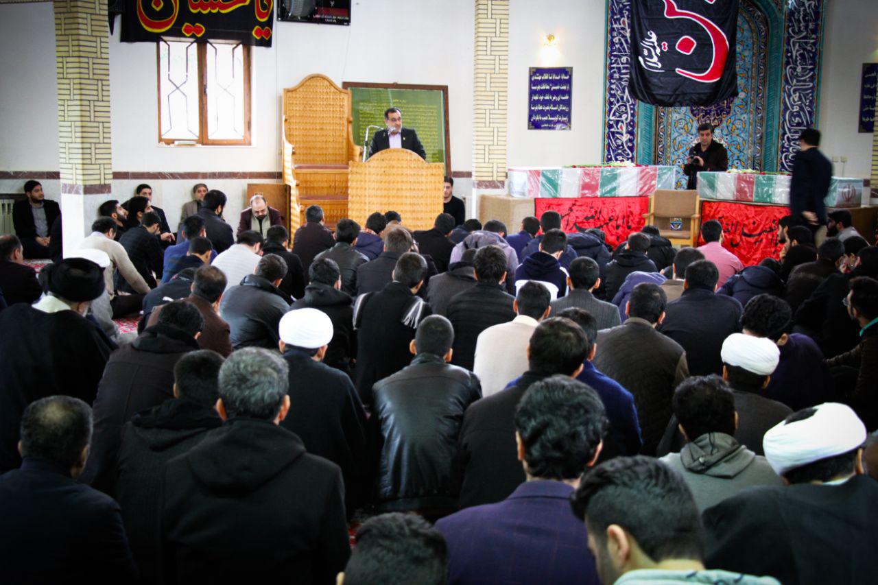 ویژه مراسم قرار عاشقی در دانشگاه آزاد لاهیجان برگزار شد