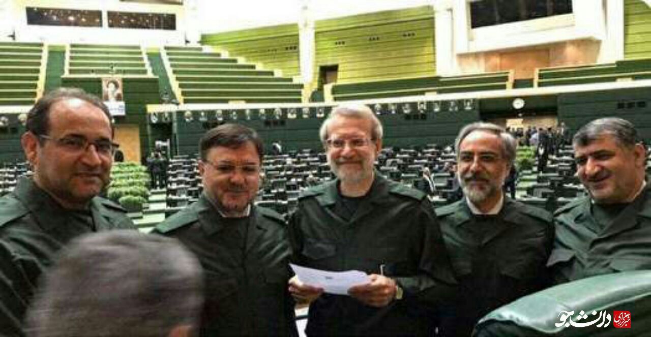 حضور نمایندگان در مجلس با لباس سبز رنگ به نشانه حمایت از سپاه