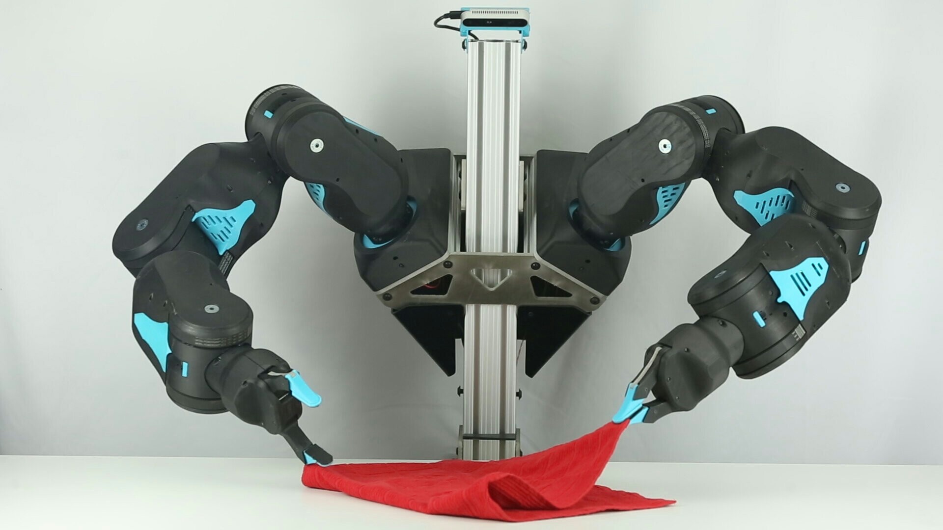 ربات ارزان قیمتی به نام آبی با هوش مصنوعی ساخته شد