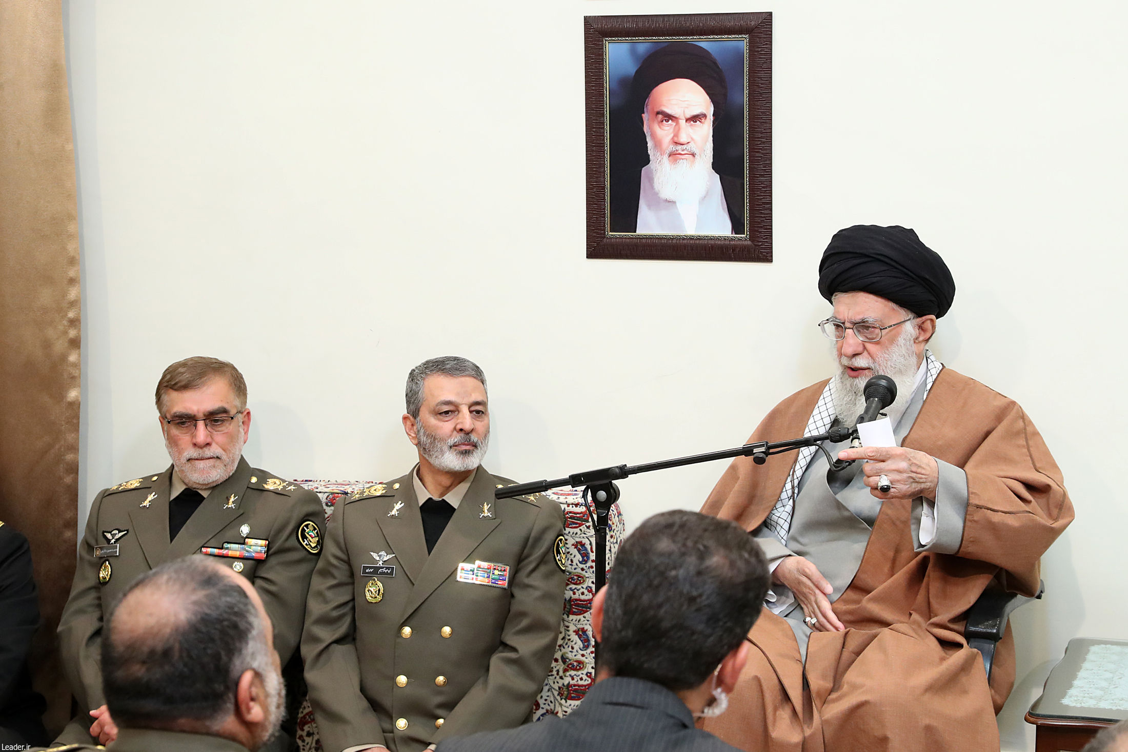 دیدار رهبر انقلاب با فرماندهان و مسئولان ارشد ارتش جمهوری اسلامی ایران