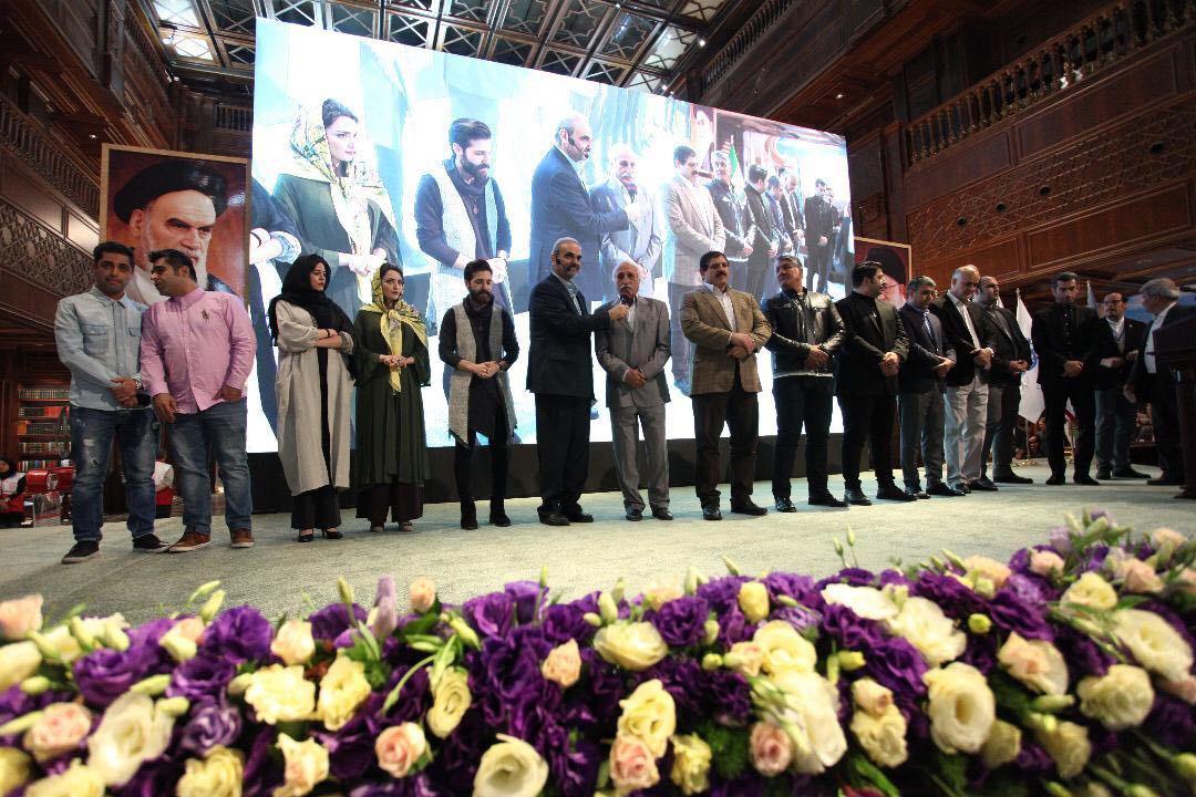 جمع آوری بیش از ۲۵ میلیارد و سیصد میلیون ریال کمک مردمی در گردهمایی اکران فیلم تختی در بازار بزرگ ایران