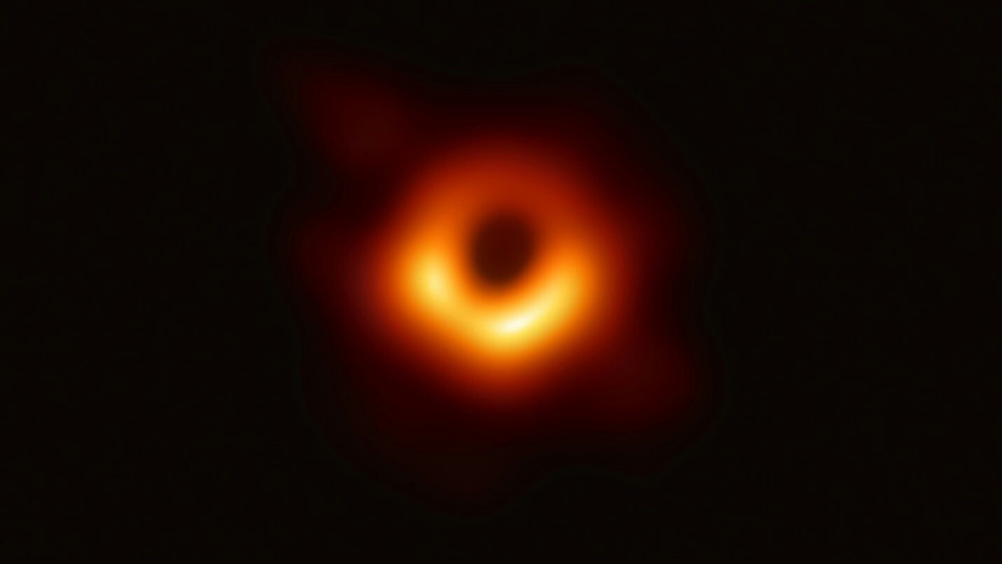 اولین تصویر از سیاهچاله‌ها شکار شد/ در دنیای سیاهچاله‌ها چه می‌گذرد؟