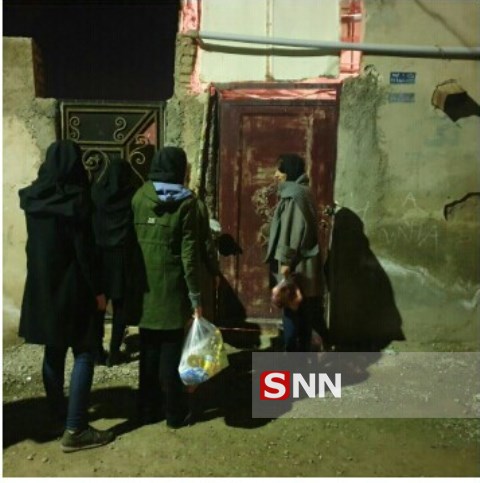 گروه‌های جهادی شب یلدای خود را با حاشیه نشینان شهر تهران گذراندن/ کمک به بیش از ۱۰۰ خانواده محروم + تصاویر