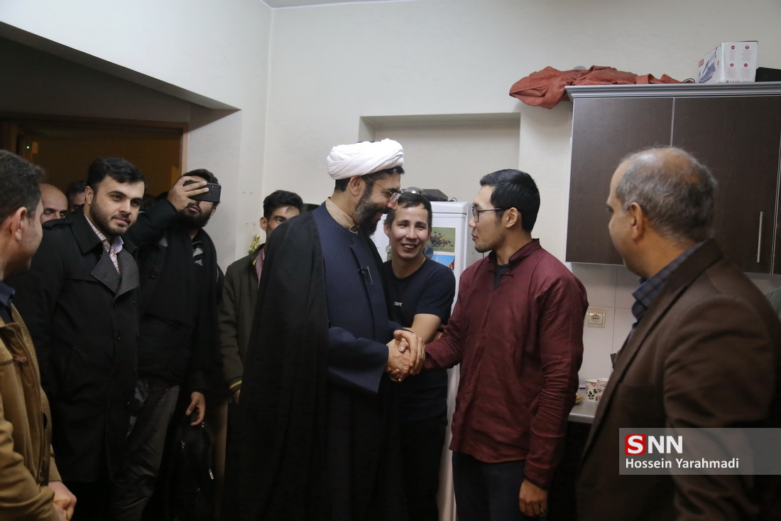 حجت الاسلام رستمی در جمع دانشجویان مسیحی دانشگاه تهران حضور یافت
