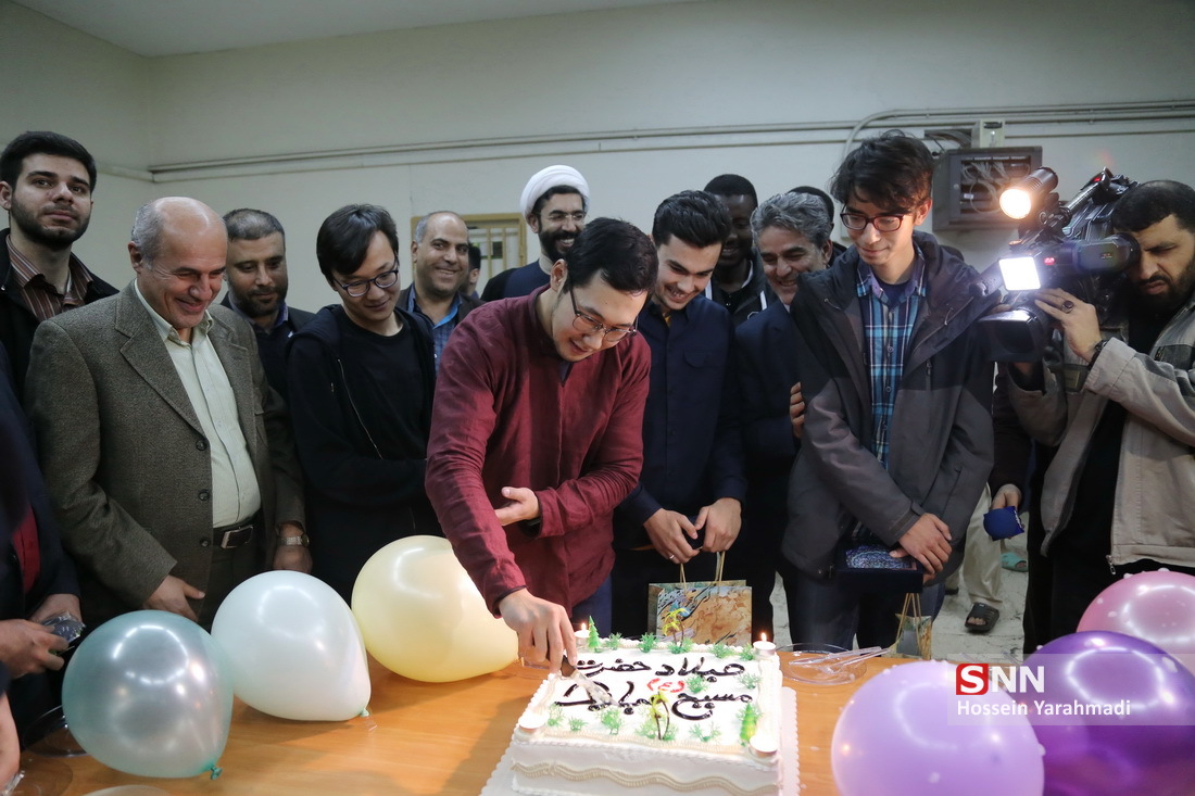 حجت الاسلام رستمی در جمع دانشجویان مسیحی دانشگاه تهران حضور یافت