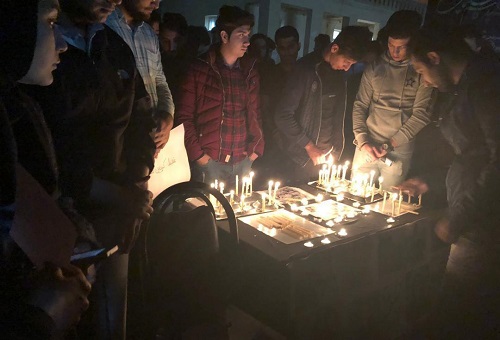 //دانشجویان خلیج فارس بوشهر یاد شهدای سانحه سقوط هواپیمای اوکراینی را گرامی داشتند