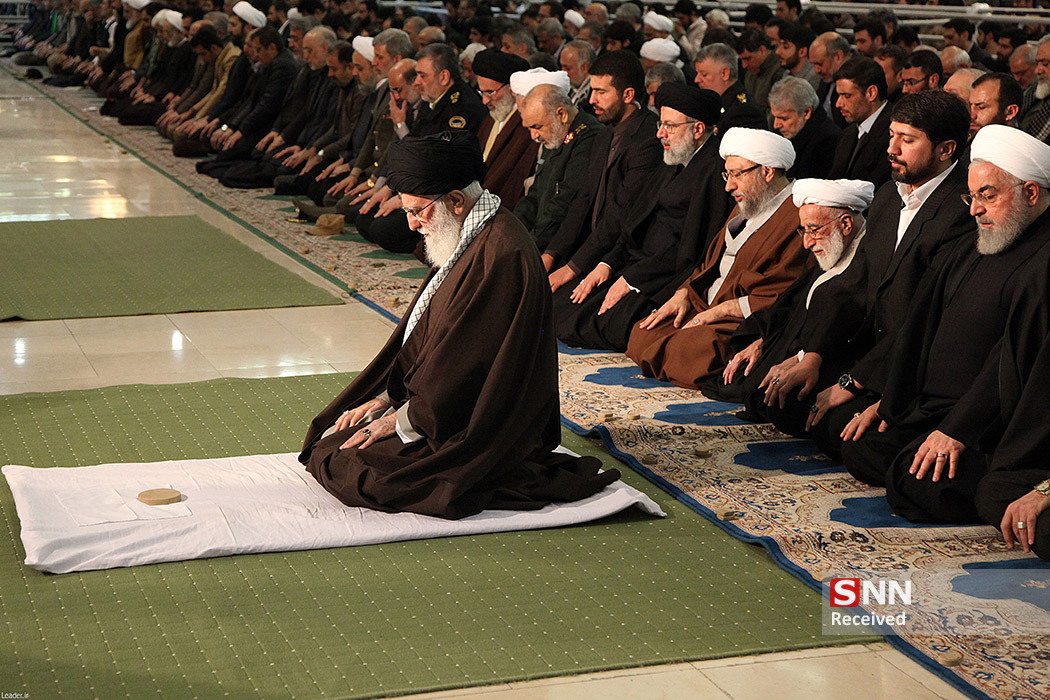روایتی از نماز جمعه تاریخی تهران / وقتی هزاران حاج‌قاسم به آقا اقتدا می‌کنند