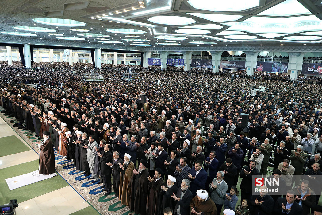 روایتی از نماز جمعه تاریخی تهران / وقتی هزاران حاج‌قاسم به آقا اقتدا می‌کنند