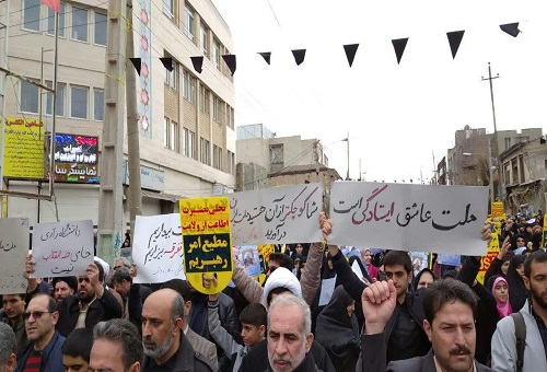 //دانشجویان کرمانشاهی در راهپیمایی نمار جمعه شرکت کردند + عکس