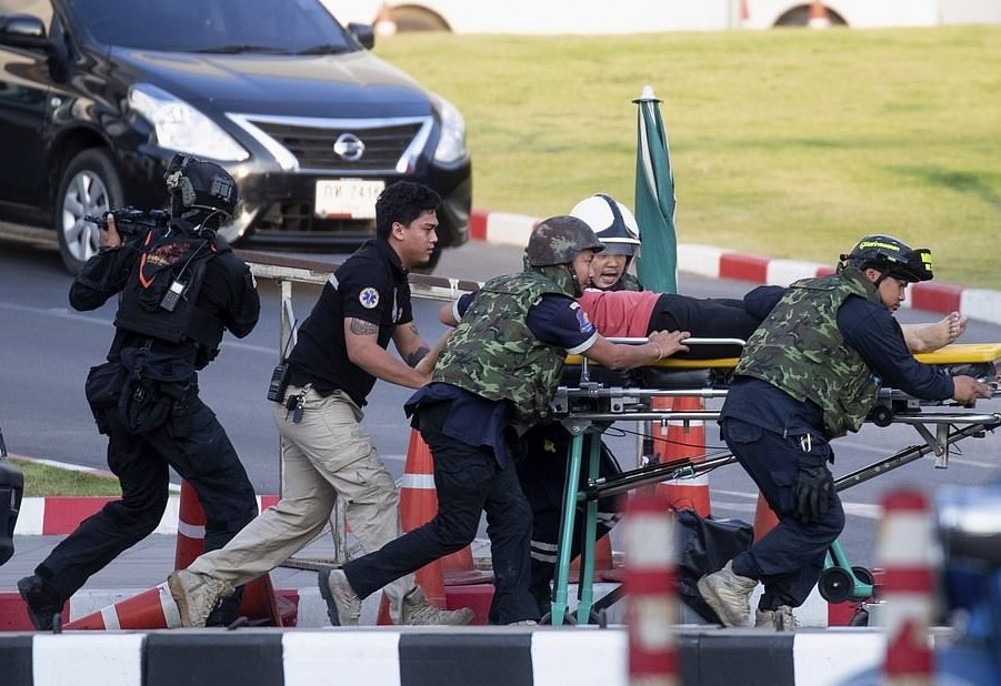 تیراندازی خونبار نظامی تایلندی با ۲۱ کشته +تصاویر و فیلم