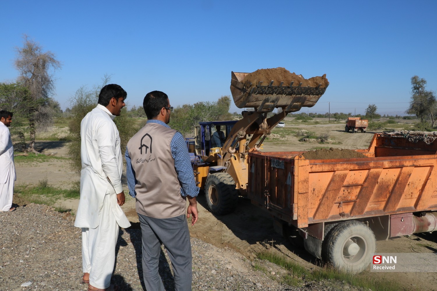 ادامه حضور موسسه مسکن و عمران اجتماعی بسیج در مناطق سیل زده سیستان و بلوچستان