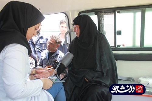 //حضور مداوم قرارگاه جهادی دانشگاه آزاد در مناطق سیل‌زده خوزستان/ تاکنون بیش از ۲ هزار نفر از سوی تیم‌های درمانی ویزیت شدند