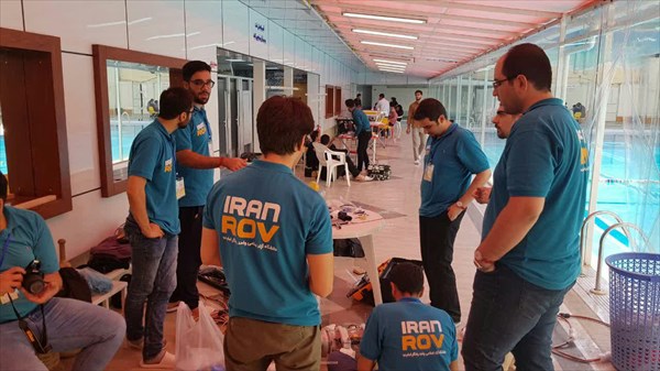 آماده/// دانشجویان دانشگاه امام خمینی (ره) در مسابقات رباتیک و هوش مصنوعی موفق به کسب مدال طلا و نقره شدند