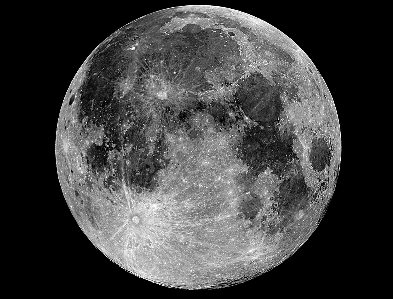 تصادف با یک جرم آسمانی نیمی از چهره ماه را تغییر داده است
