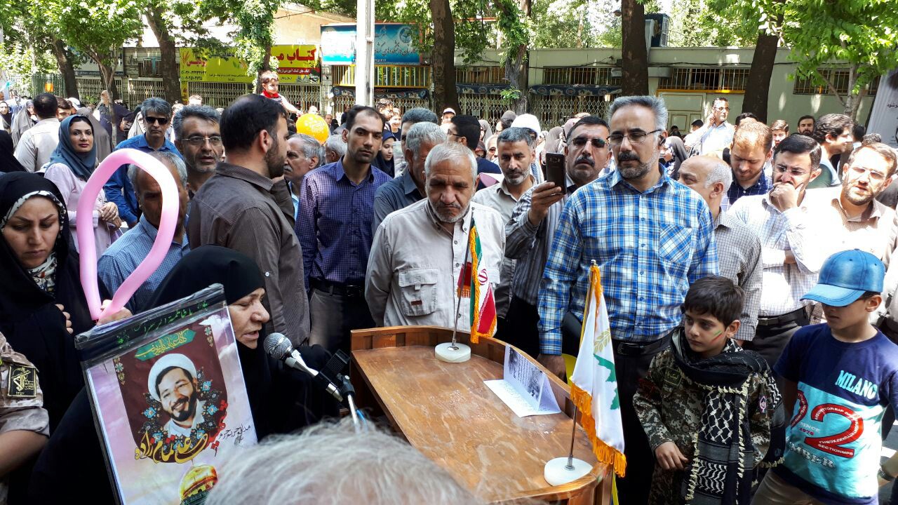 برگزاری تریبون آزاد توسط دانشجویان بسیجی پردیس کرج دانشگاه تهران در حاشیه مراسم روز قدس
