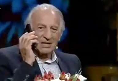 اتفاق جالب در شبکه پنج؛ زنگ خوردن تلفن همراه میهمان برنامه زنده! - نیوزین