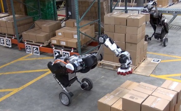 جایگزینی ربات‌ها به جای کارمندان خرده فروش/ کار کردن همراه ربات‌ها لذت‌بخش نیست