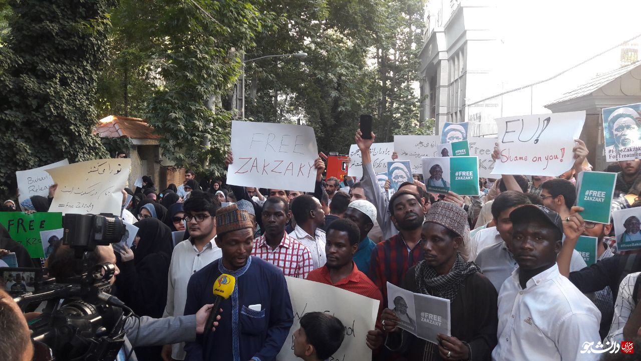 دانشجویان و مردم در حمایت از «شیخ زکزاکی» تجمع کردند