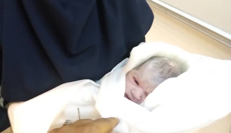 تولد نوزاد دختر در مترو دروازه دولت+ عکس