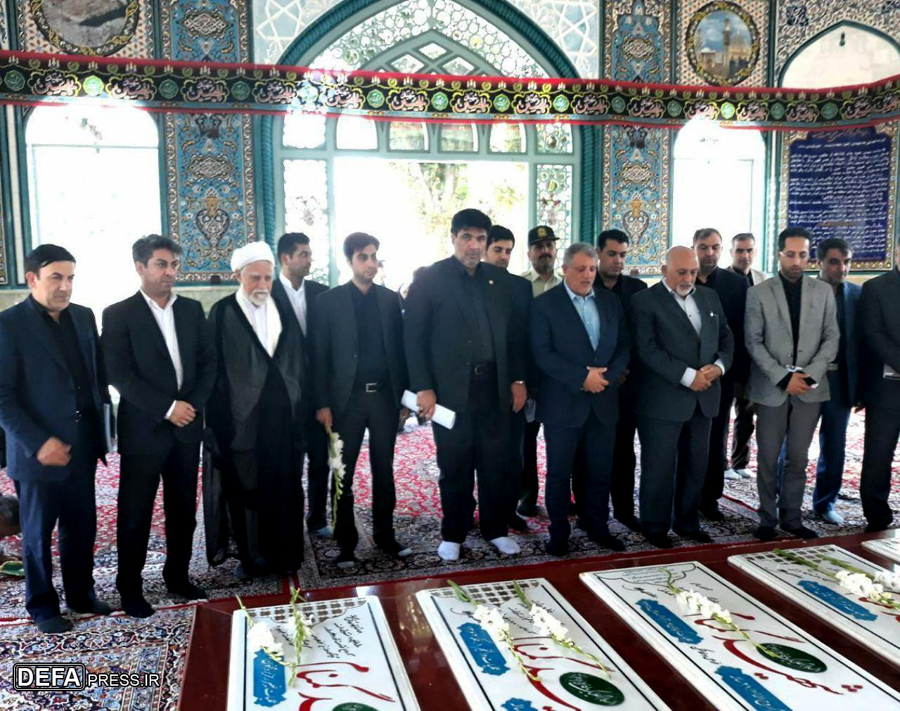 عکس/ ادای احترام رئیس شورای شهر تهران به شهدای گمنام منطقه ۱۷