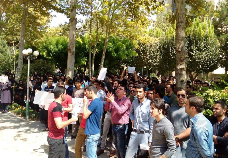 اعتراض دانشجویان