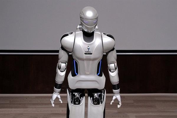 توانایی‌های ربات انسان‌نمای سورنا ۴ شما را شگفت‌زده خواهد کرد
سورنا4 توسعه توانمند‌های ایران در حوزه رباتیک را به رخ می‌کشد