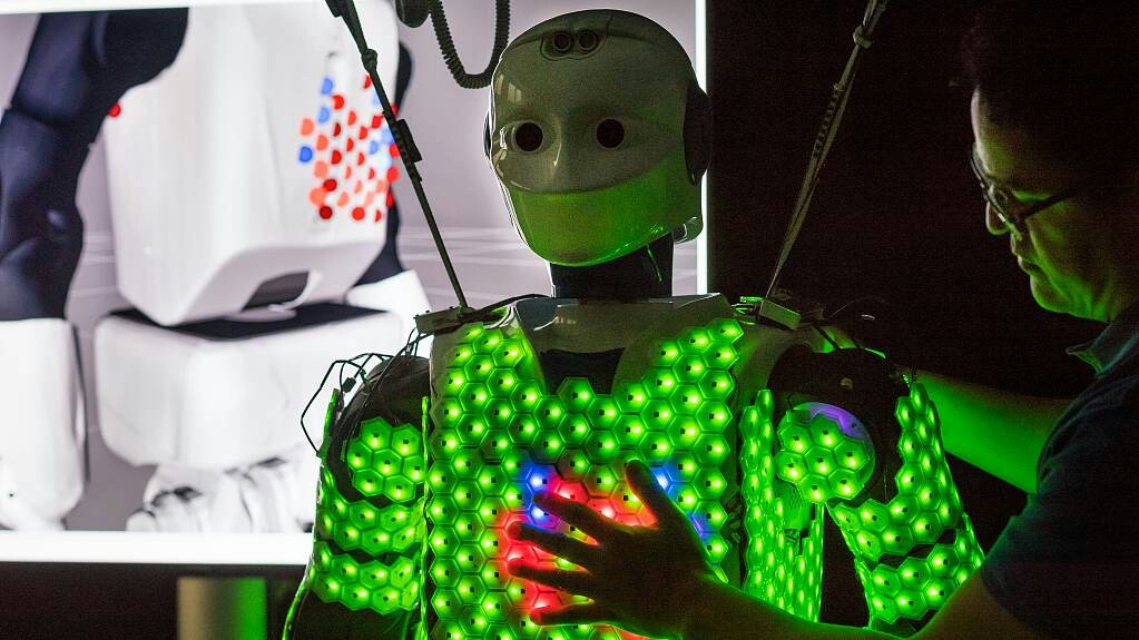 اولین روبات انسان‌نمای خودمختار با پوست مصنوعی ساخته شد