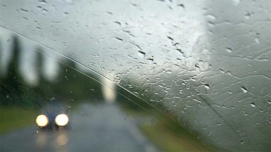 شیشه عقب خودرو دیگر در روز‌های سرد بخار نمی‌گیرد
