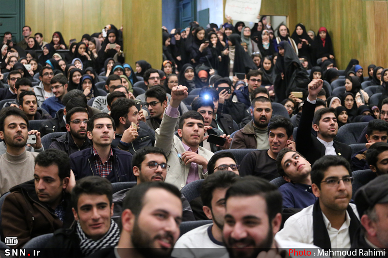 بیانیه تشکل‌های دانشجویی دانشگاه‌های کشور به مناسبت روز دانشجو / کلید تدبیر دولت به‌هیچ یک از قفل‌های کشور نخورده است