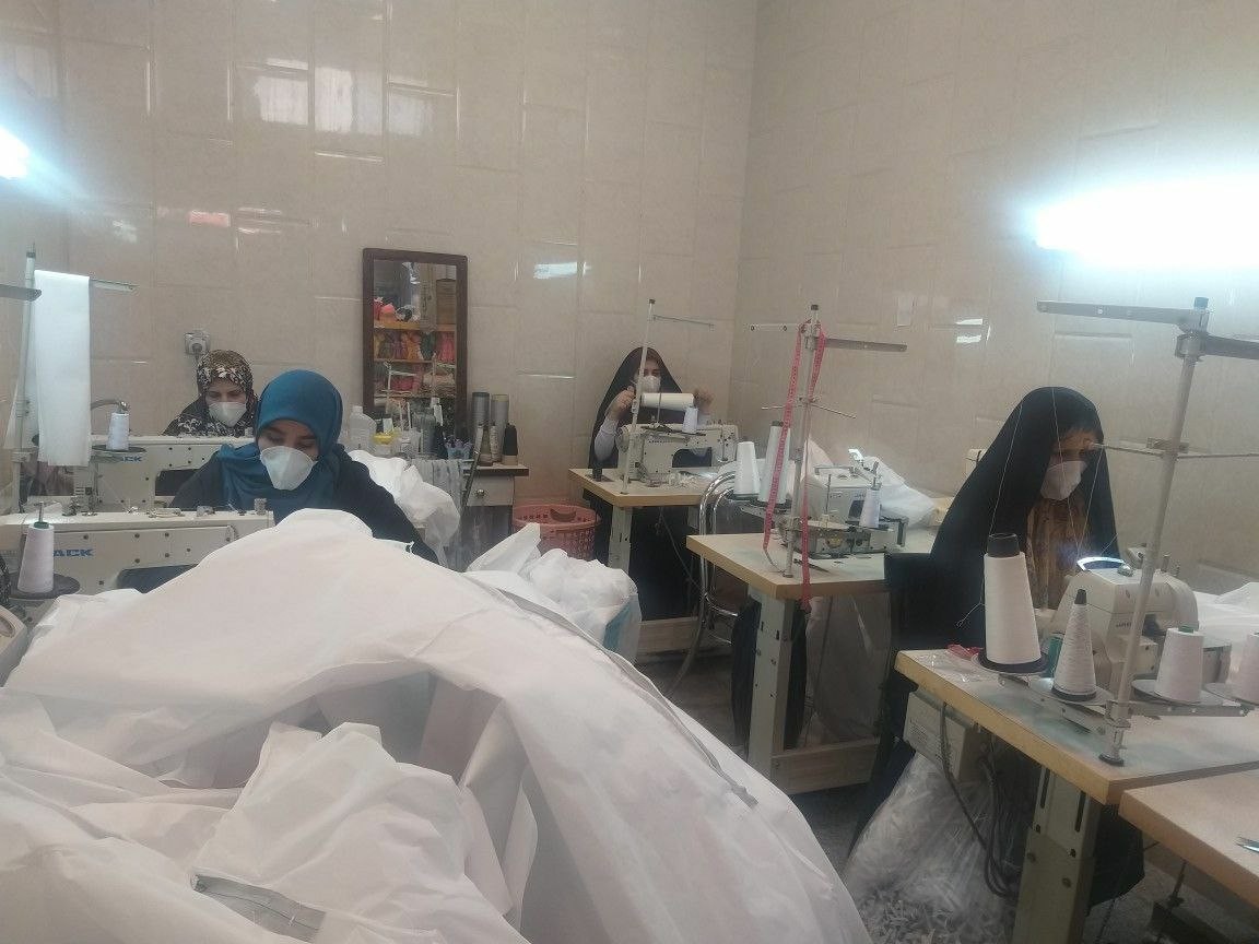 ۲۴۰۰۰ ماسک از سوی گروه جهادی دانشگاه علم وصنعت تاکنون تولید شده است