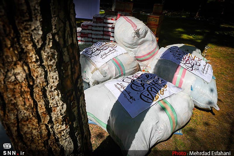 ۷۰ بسته کمک مومنانه در میان خانواده‌های نیازمندان شهرستان جیرفت توزیع شد