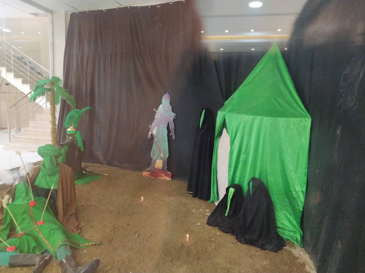 نمایشگاه فجر فاطمی در دانشگاه آزاد ملایر برپا شد
