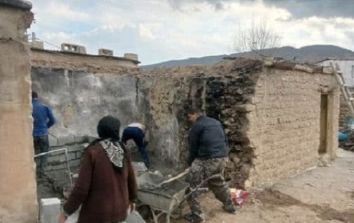 //جهادگران ایلامی به ساخت سرویس بهداشتی و حمام برای محرومان روستای سرتنگ شهرستان ایوان پرداختند