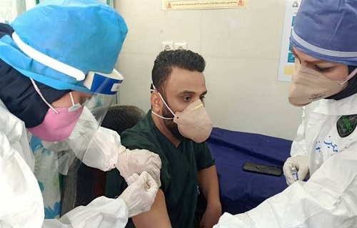 //اعلام آمادگی قرارگاه جهادی بسیج دانشجویی علوم پزشکی اهواز برای انجام واکسیناسیون کادر درمان / قرنطینه خوزستان الزامی است
