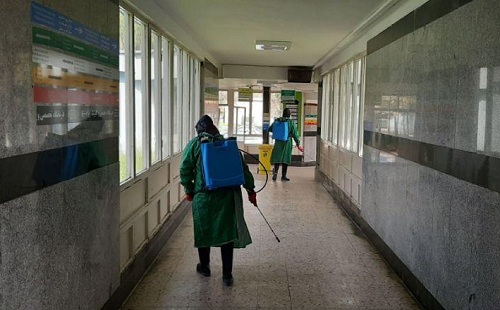 //جهادگران بسیج دانشجویی دانشگاه علوم پزشکی کرمانشاه اقدام به گندزدایی برخی بیمارستان‌های استان کردند